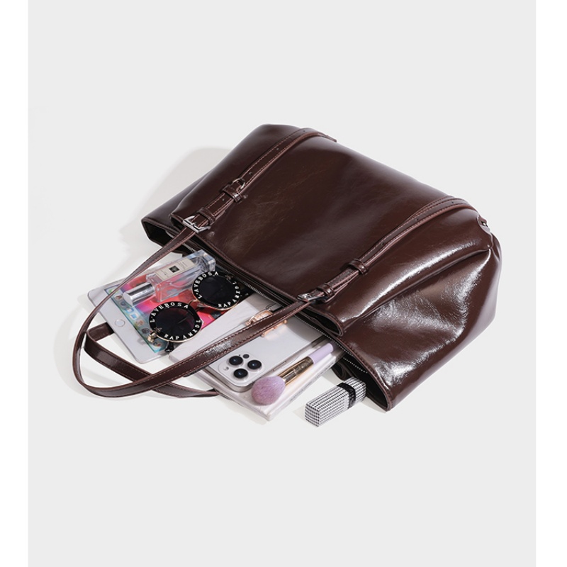 Glossy PU shoulder tote bag capacity display.jpg